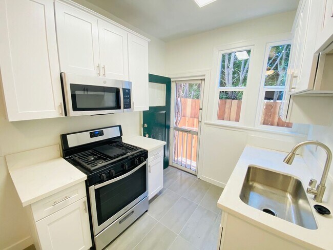 Photo - 1002-1012 1/2 N. Sweetzer Ave.