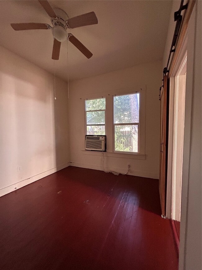 Photo - 6737 Ave E