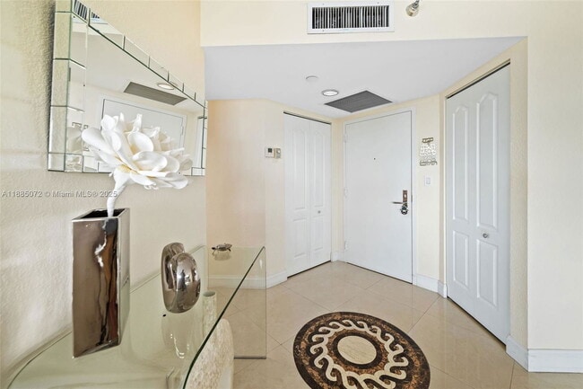 Photo - 19101 Mystic Pointe Dr Unidad 1905