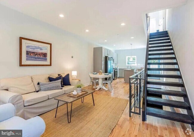Building Photo - 1332 S Chadwick St Rental