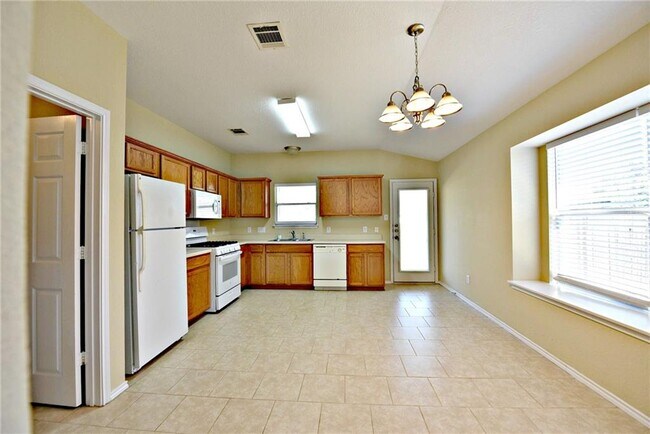 Photo - 1110 Henderson Dr