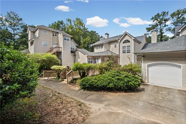 8806 Fairview Bluff