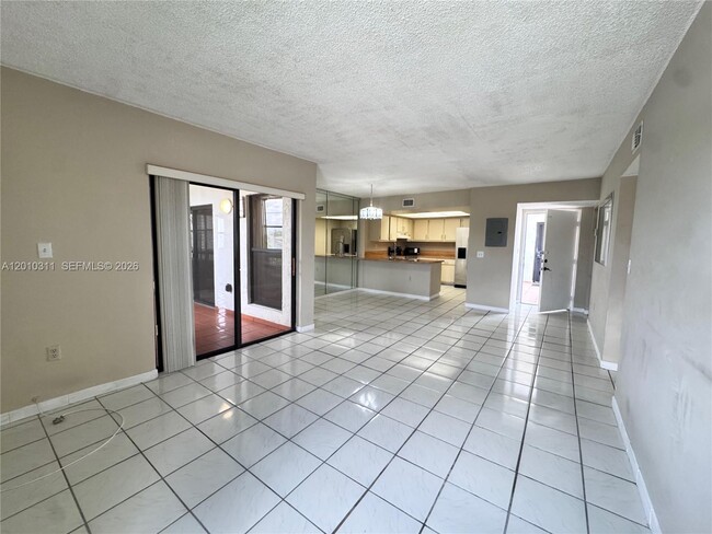 Photo - 10893 NW 7th St Unidad 22-27
