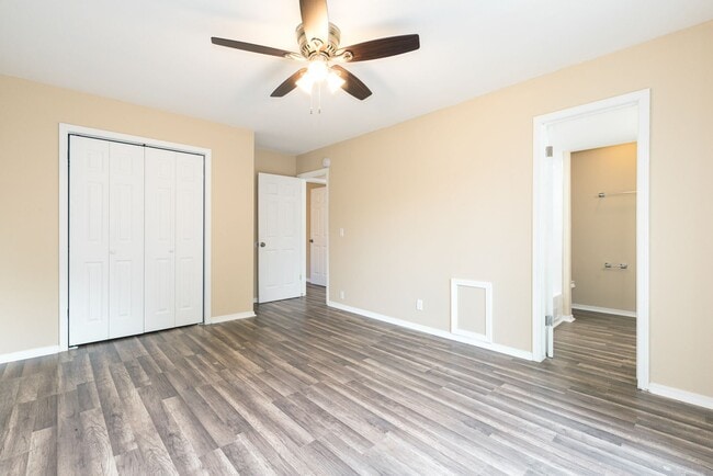 Photo - East 33rd Ct Duplex Unidad 5906