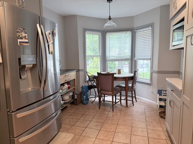 Eat In Kitchen - 126 Coccio Dr