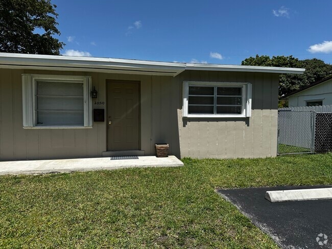 Building Photo - 20510 SW 114th Ave Unit 20510 Rental