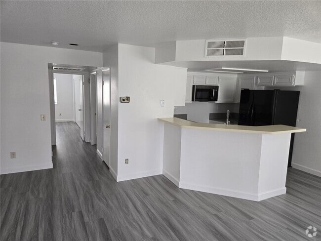 Building Photo - 2612 Avenida Del Vista Unit C101 Rental