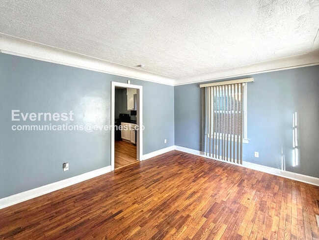 Photo - 18251 Brady St