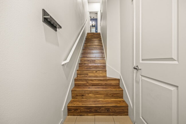 Photo - 2160 Yakima Ct