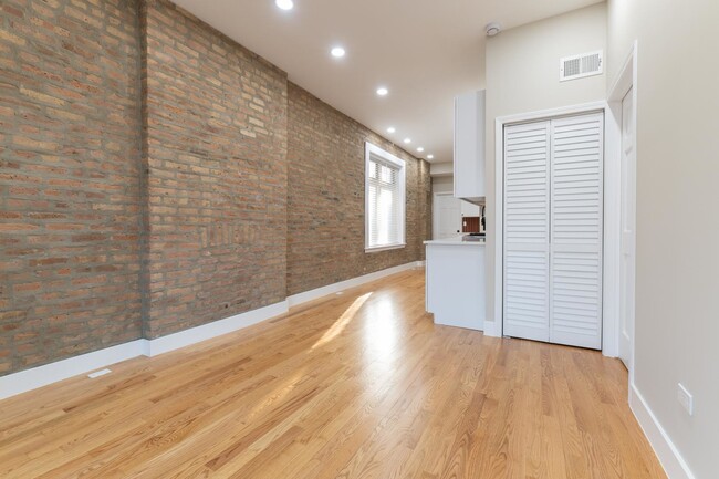 Photo - 1303 W Flournoy St Unit 2F