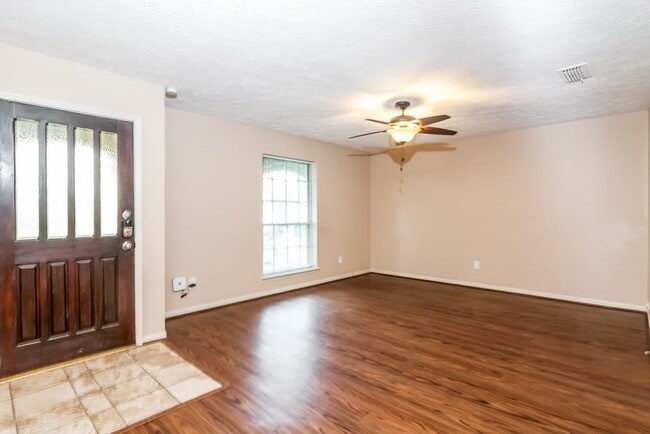 Building Photo - 10127 Sagerock Dr Rental