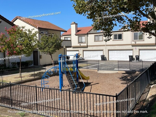 1220 S Cypress Ave