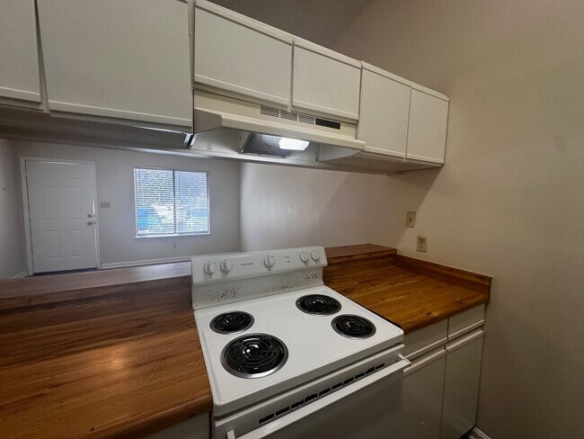 Photo - 2322 Continental Ave