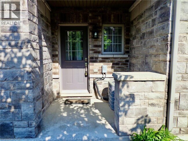 Photo - 541 Winston Rd