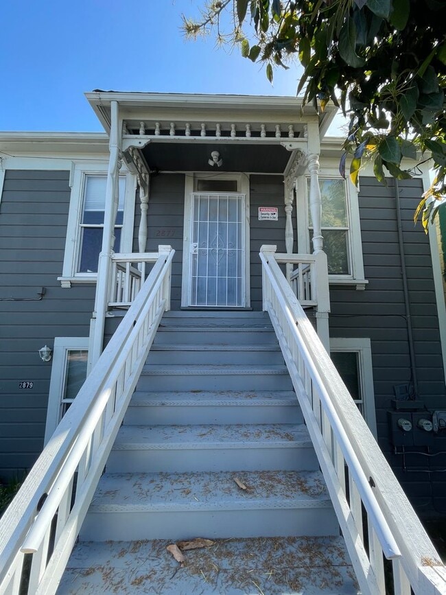 2877-2879 E 7th St - 2877-2879 E 7th St Apartment Unit 2877