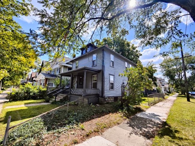 Photo - 1400 Bemis St SE