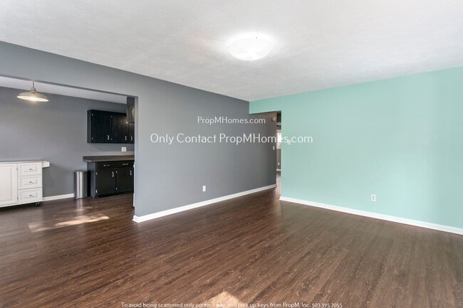 Photo - Lovely Two Bedroom Duplex In North Portland W/ Beautiful Backyard! Unit 8327 N Hudson Street