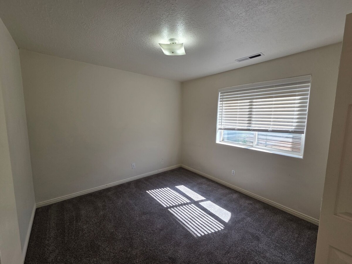 Photo - 2 Bed Apartment - Ready to GO!