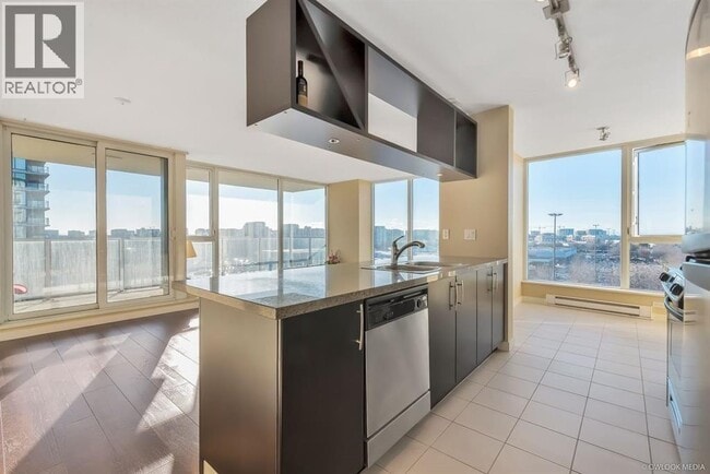 Photo - 5028 Kwantlen St Unit 1608