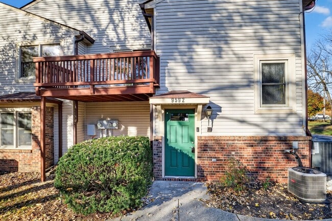 Photo - 9592 Maple Way