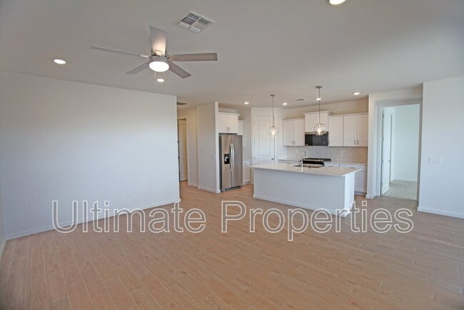 Photo - 17655 W Monroe St