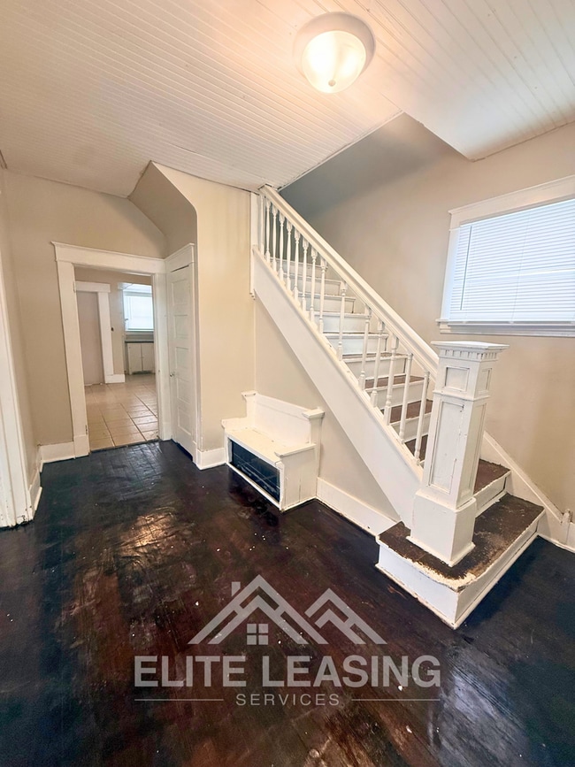 Photo - Spacious 2-Bedroom Home with Bonus Room & Sunroom