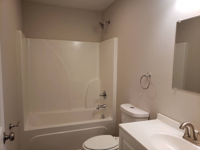 Photo - 800 Smith Grove Rd