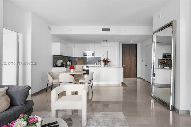 Photo - 88 SW 7th St Unit 809