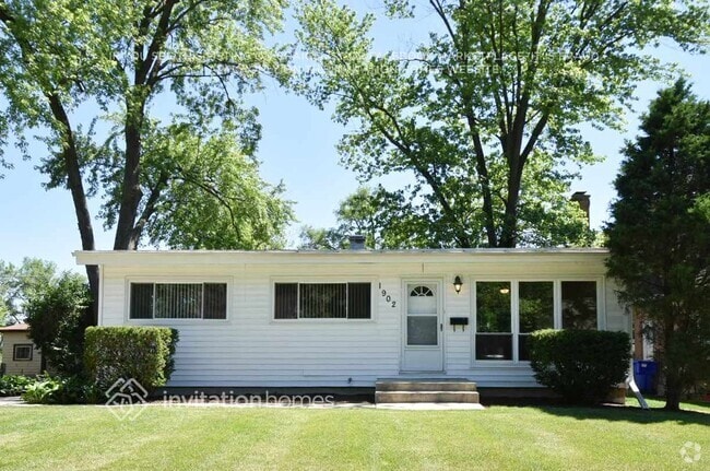 Building Photo - 1902 E Evergreen St Rental