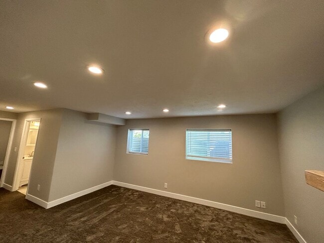 Photo - 2 Bedroom 1 Bathroom Basement Apartment