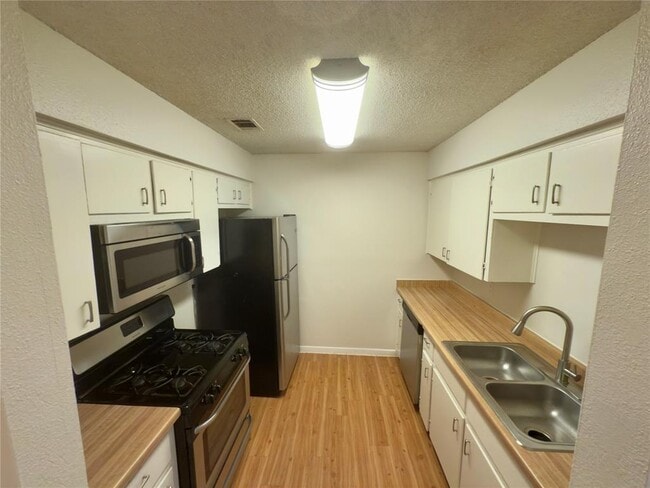 Photo - 115 Waller St