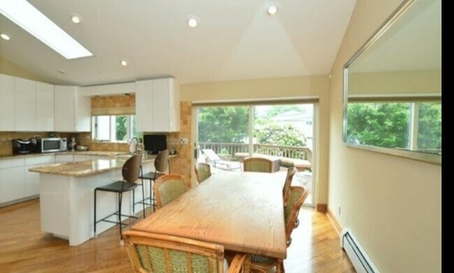 79 Plymouth Rd