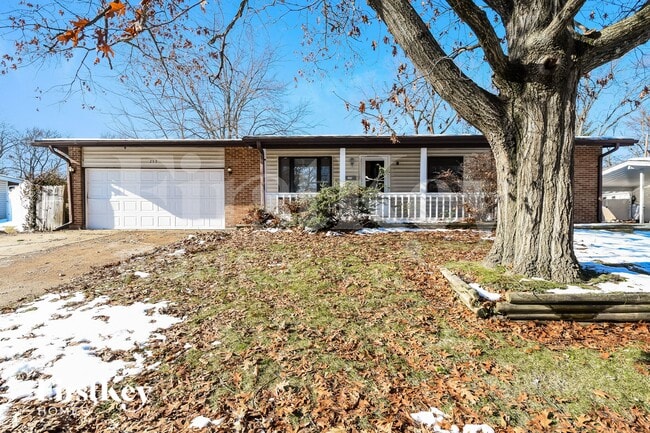 Photo - 255 Mohican Ln