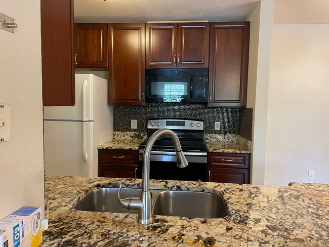Photo - 8821 Manor Loop Unit 201