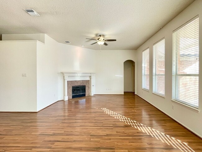 Photo - 9711 Saddle Dr