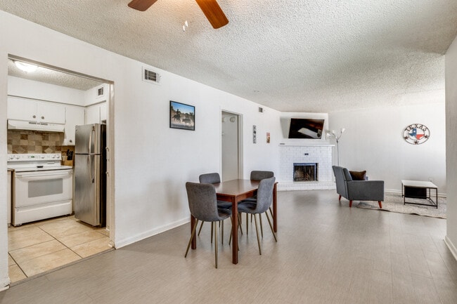 Photo - 6761 Trail Lake Dr