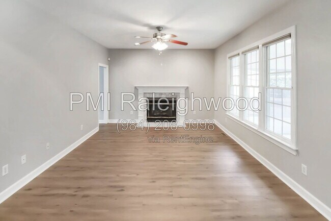 Photo - 301 Perry Creek Dr