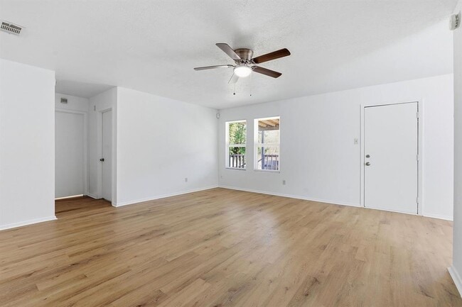 Photo - 7717 Elderberry Dr