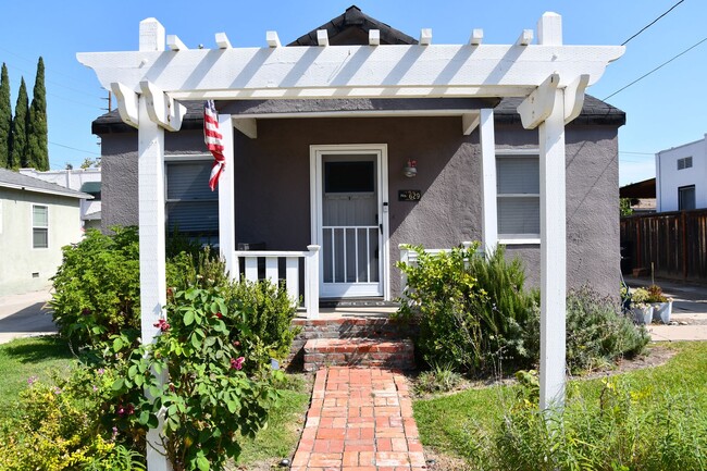 Building Photo - 629 W Culver Ave
