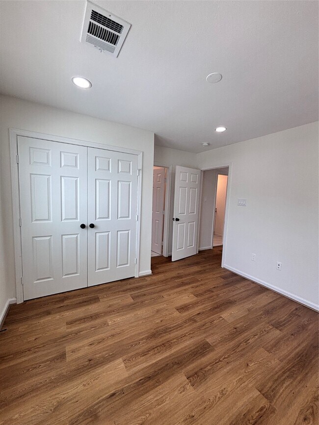 Building Photo - 9913 Porto Rico Rd Rental