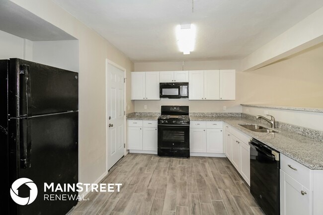 Photo - 800 Plaza Dr