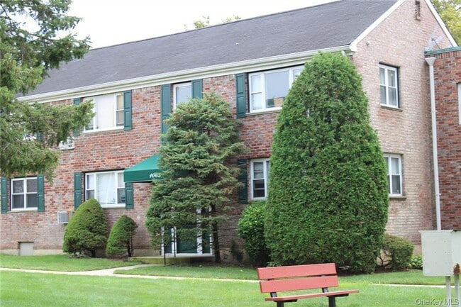 Photo - 1065 Fenwood Dr Unit 4