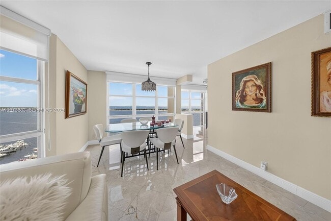 Photo - 1915 Brickell Ave
