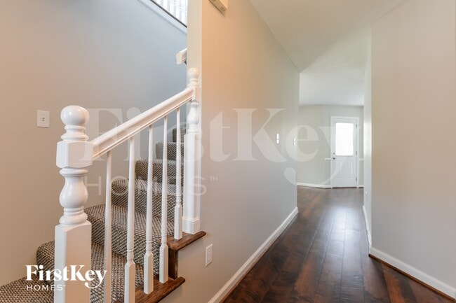 Photo - 1186 King Arthur Ct