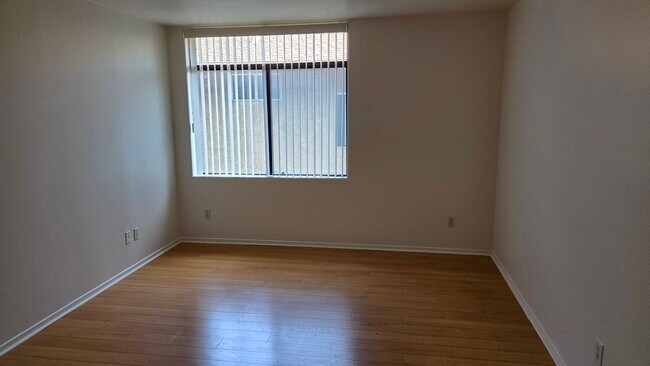 Photo - 466 E Palm Ave Unidad #202