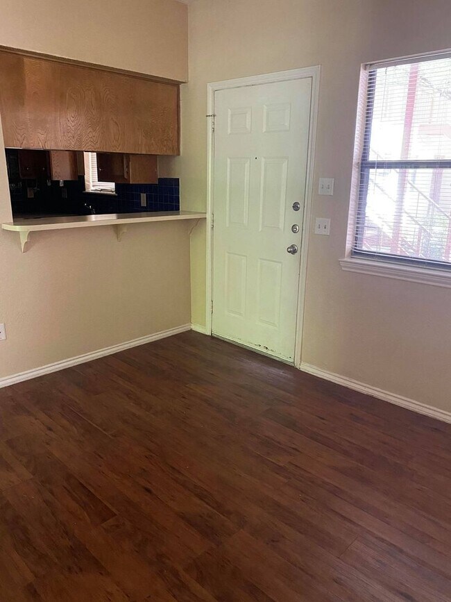 Photo - K662 - Landmark Square #104 Unit 104 Landmark Sq.