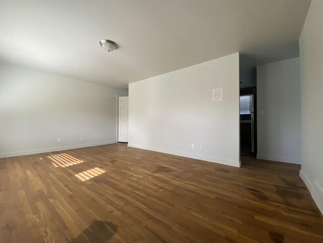 Photo - 189 Tennyson Ave