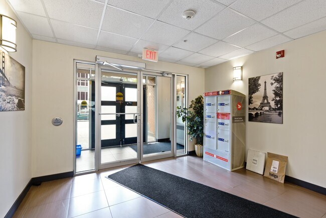 Photo - 333-122 22 Ave SW