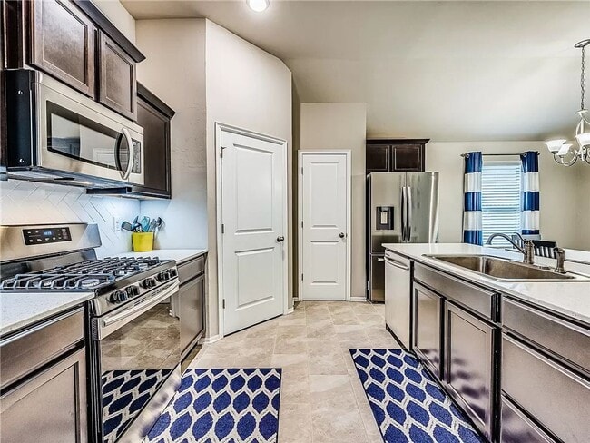 4628 Crystal Clear Ln