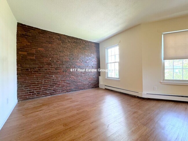 Building Photo - 66 S Huntington Ave Rental